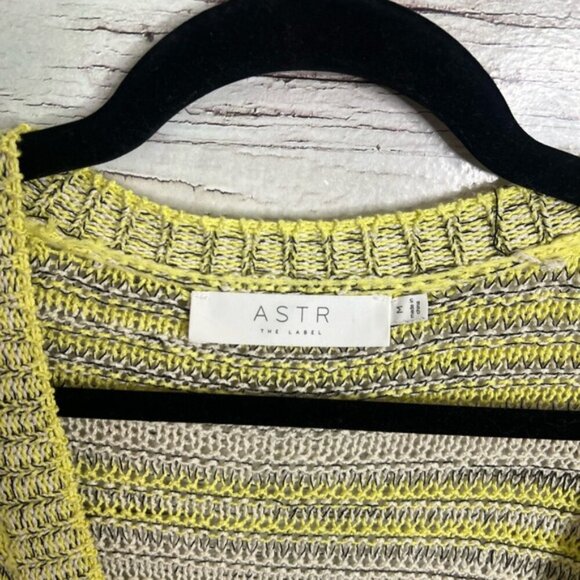 ASTR The Label Kent Faux Wrap Sweater Medium - Picture 5 of 7